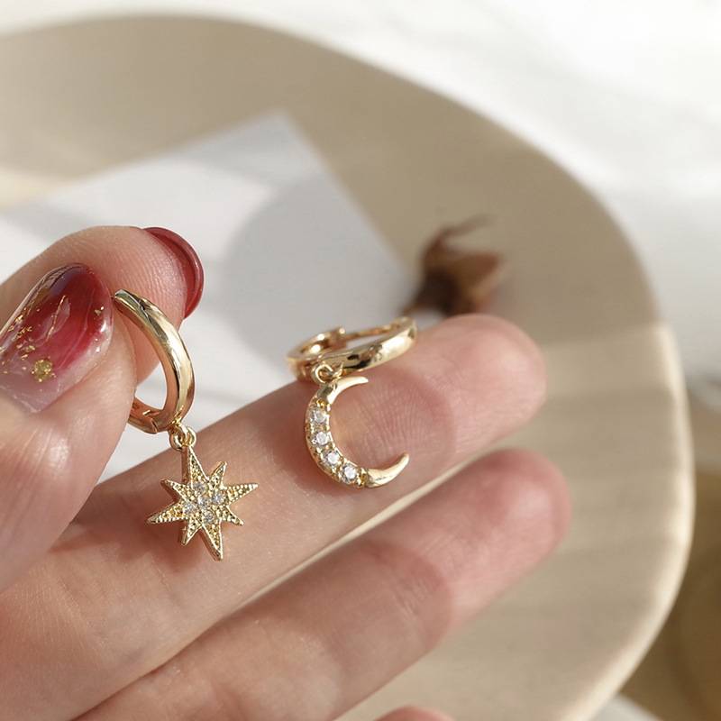 Women's Star/Moon Shaped Dangle Earrings